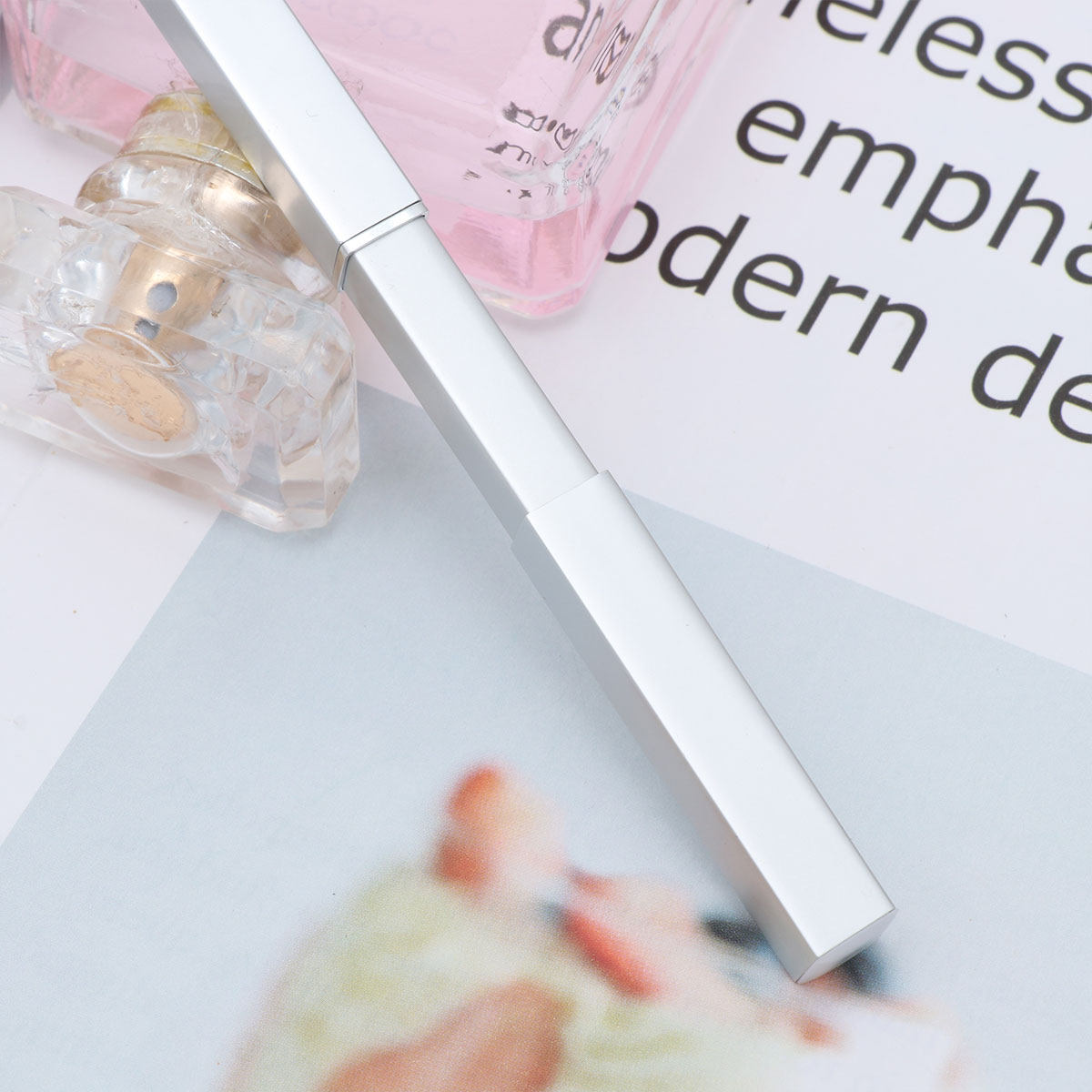 แปรงทาลิปสติกแบบดึงเก็บได้ ขนแ - Body Brush บทวิจารณ์และราคา